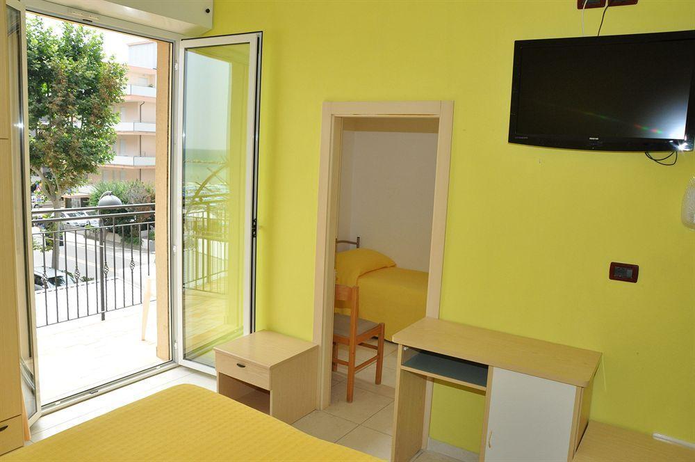 Hotel Teti Bellaria-Igea Marina Bagian luar foto