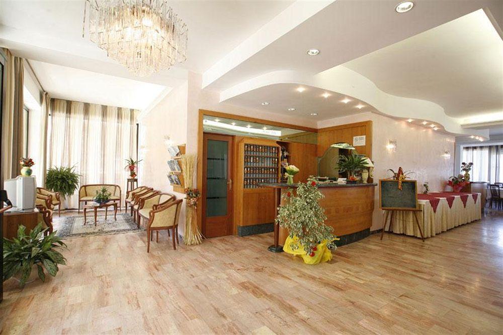 Hotel Teti Bellaria-Igea Marina Bagian luar foto