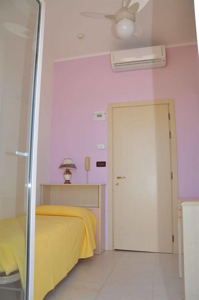 Hotel Teti Bellaria-Igea Marina Bagian luar foto